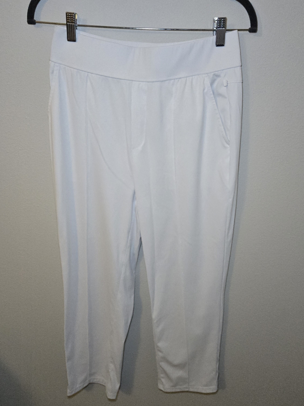 HALARA White Ankle Capri Pull-On Pants